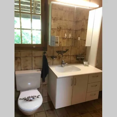 Dom wakacyjny Freistehendes, Denkmalgeschuetztes Stoeckli Bei Bern