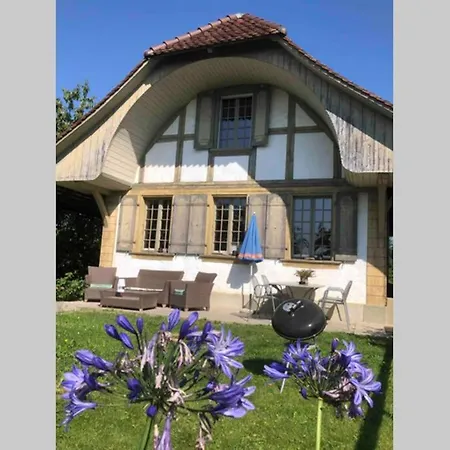 Freistehendes, Denkmalgeschutztes Stockli Bei Bern Holiday home *