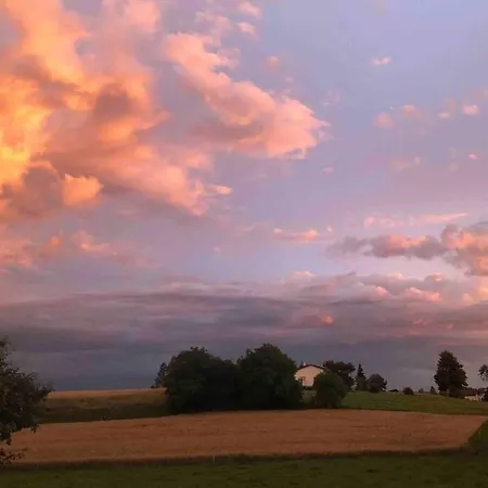 Freistehendes, Denkmalgeschuetztes Stoeckli Bei Bern
