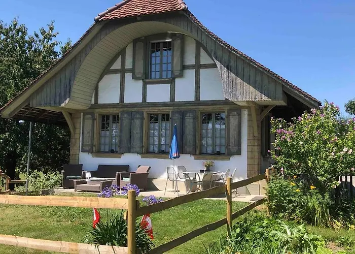 Freistehendes, Denkmalgeschuetztes Stoeckli Bei Bern * Kirchlindach