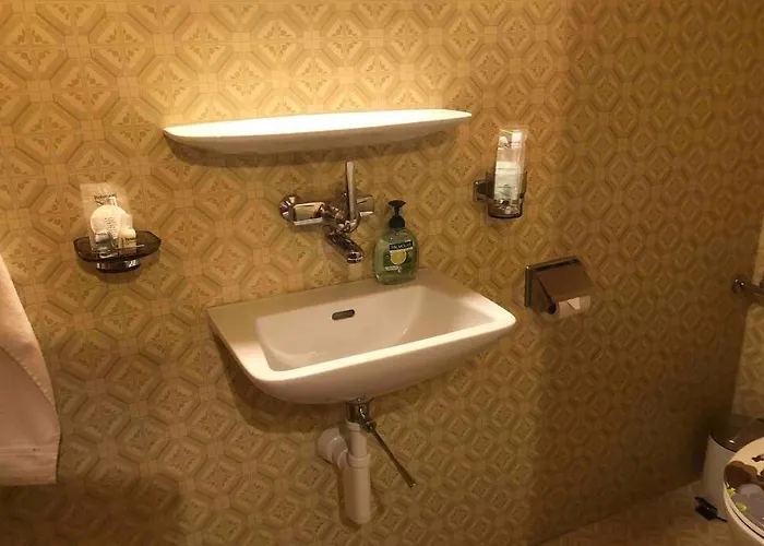 Freistehendes, Denkmalgeschuetztes Stoeckli Bei Bern 別荘 *