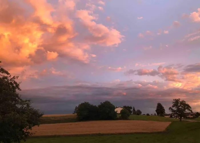 Freistehendes, Denkmalgeschuetztes Stoeckli Bei Bern
